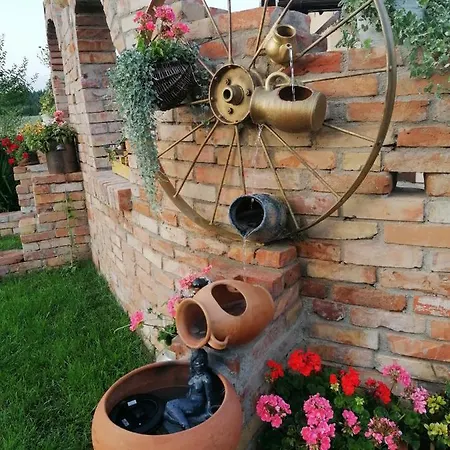 Prázdninový dům Pod Dachem Goscinne Letniskowy Na Wynajem Sajzy